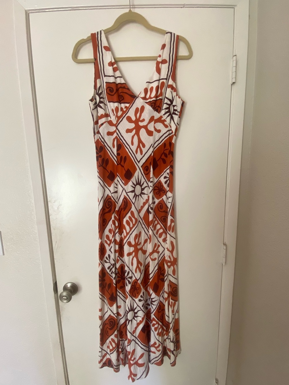 Paper Heart Sleeveless V-Neck Maxi Dress in Rust and White